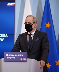 Koronawirus w Polsce. Minister Zdrowia Adam Niedzielski. "Trzeba nacisnąć hamulec"