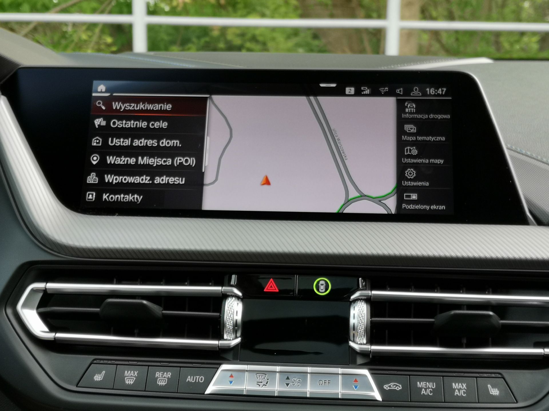 BMW M235i Gran Coupe: Aplikacja BMW Connected, system info-rozrywki i audio Harman Kardon 18