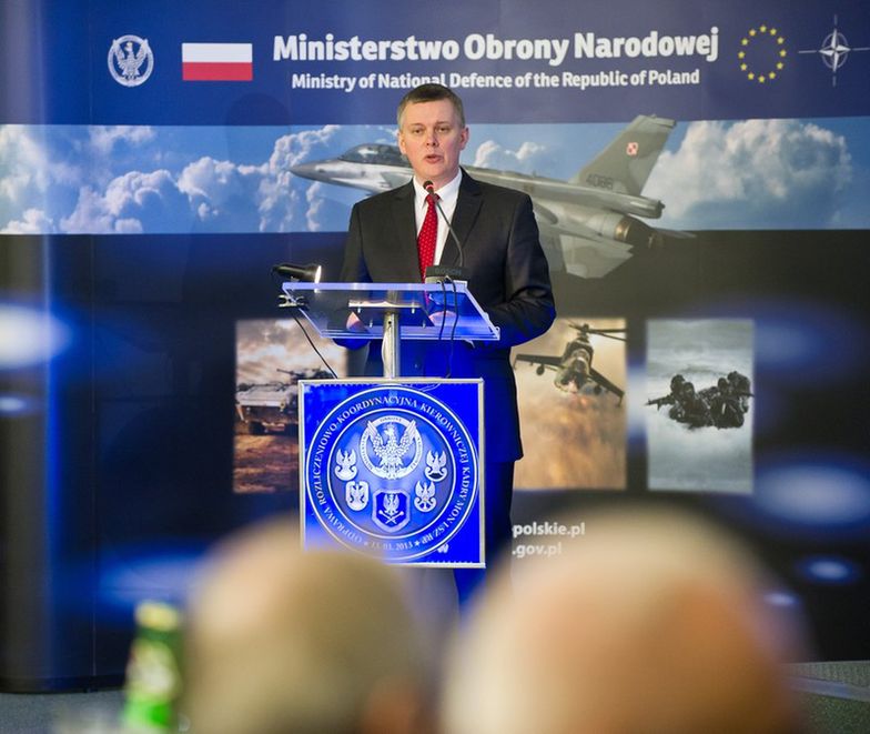 Szef MON z wizytą na Ukrainie