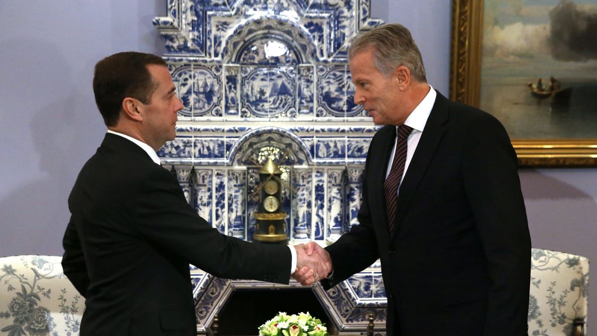 Premier Dmitrij Miedwiediew i wicekanclerz Reinhold Mitterlehner.