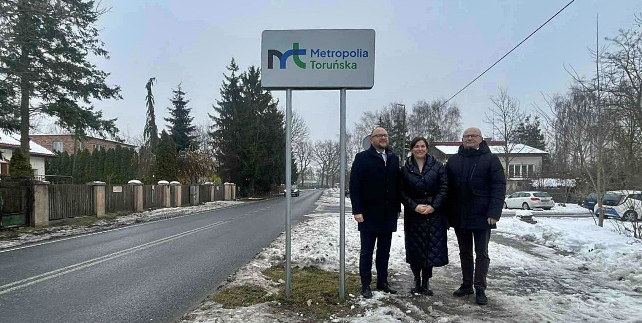 Toruń: Pierwsze tablice Metropolii już stoją. Teraz ma się zacząć