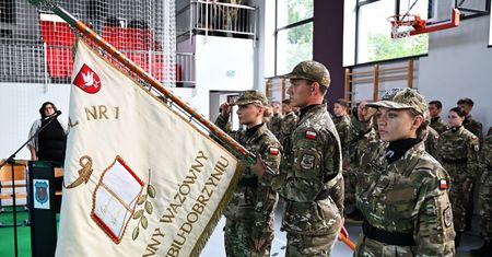 Rozpoczęcie roku szkolnego 2026/2027 w Zespole Szkół nr 1 w Golubiu-Dobrzyniu. Zobaczcie zdjęcia