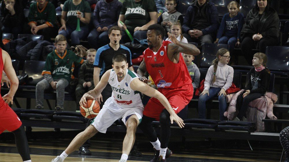 Materiały prasowe / FIBA / Arvydas Kantautas / Na zdjęciu: Walerij Lichodej