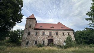 Jelenia Góra: Renesansowy Dwór Czarne nadal niedostępny dla turystów. Trwa batalia o odzyskanie obiektu z XVI wieku! [ZDJĘCIA]