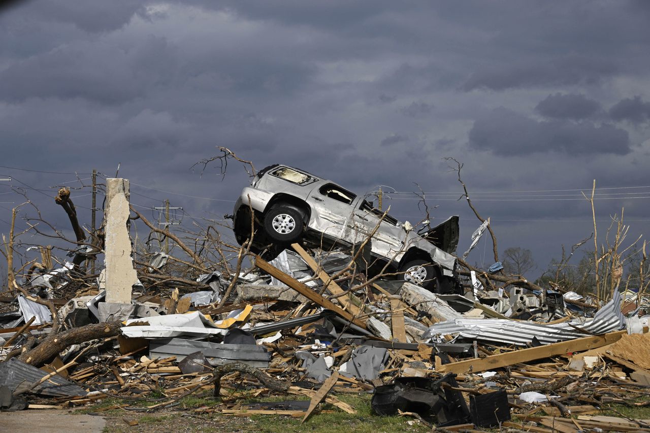 USA. Co najmniej 11 ofiar śmiertelnych tornad