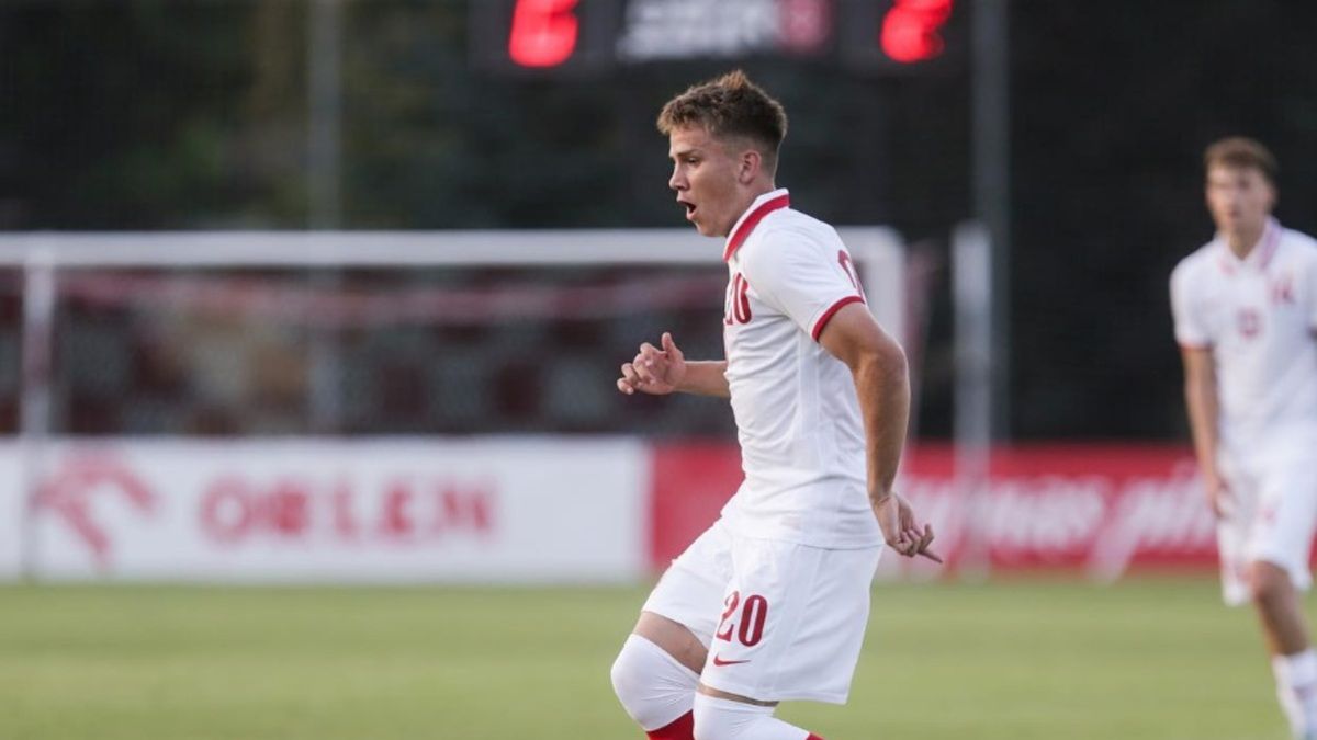Instagram / Łączy Nas Piłka / Oskar Pietuszewski w barwach reprezentacji Polski U-17