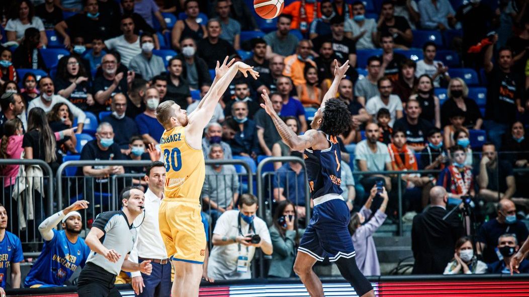 Zdjęcie okładkowe artykułu: Materiały prasowe / FIBA Europe Cup / Na zdjęciu: Jakub Garbacz