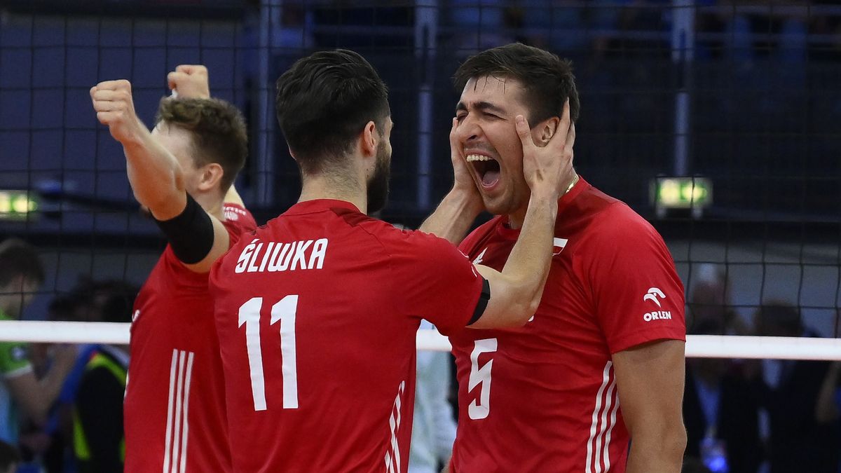 Aleksander Sliwka and Lukasz Kaczmarek of Poland react during the EuroVolley Men 2023 semifinal match between Poland and Slovenia, in Rome, Italy, 14 September 2023. EPA/DOMENICO CIPPITELLI Dostawca: PAP/EPA.