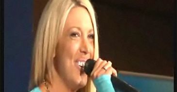 Isis śpiewa piosenki Celine Dion!