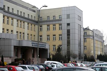 Pracownicy szpitala w Krakowie z połową pensji. „Pożyczka od miasta nie może być przeznaczona na wynagrodzenia”