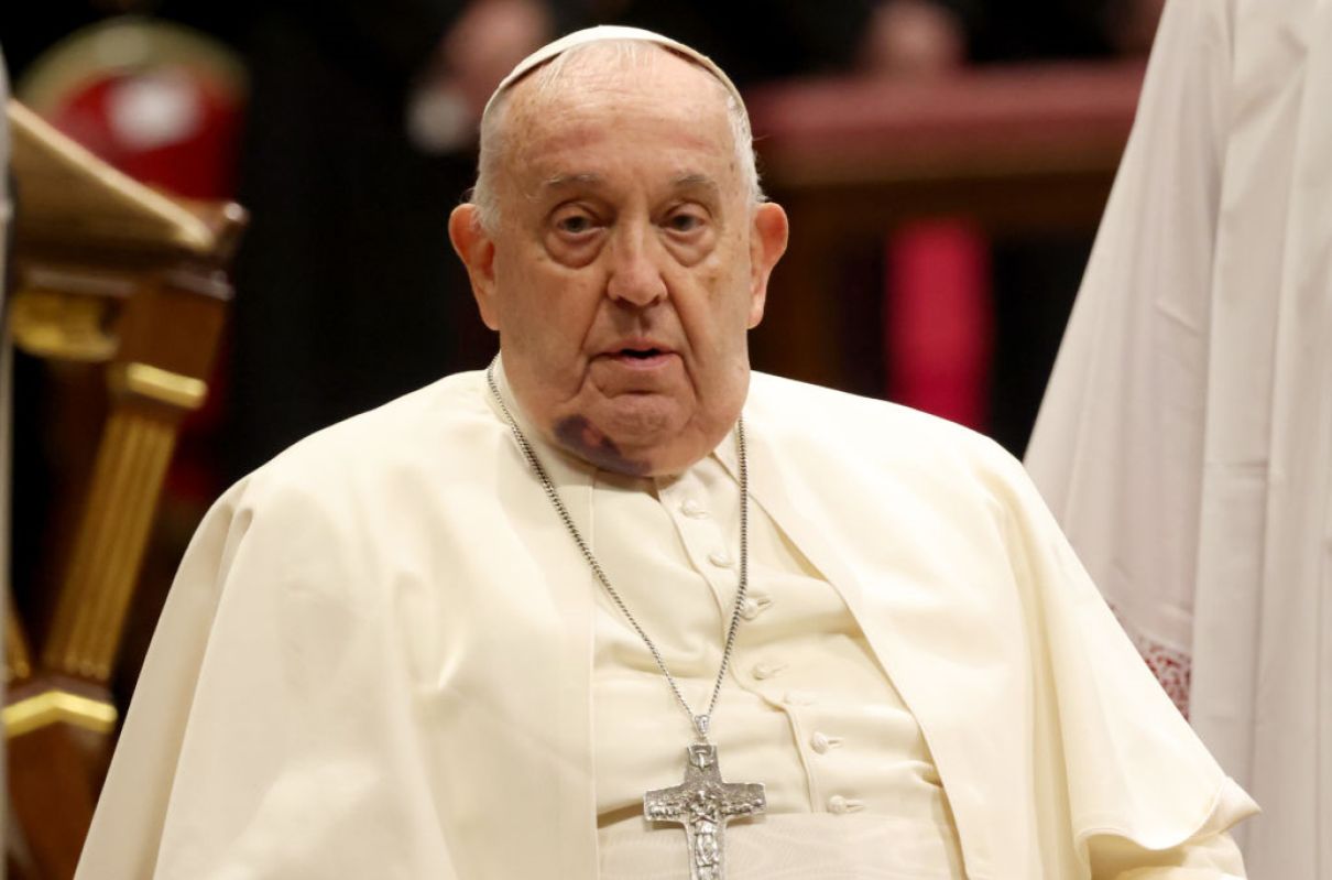 Pope Francis recounts foiled assassination attempts in Iraq