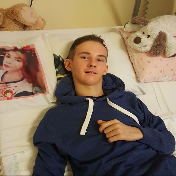 Kolejny sukces Kliniki Budzik. 17-letni Mariusz wybudzony ze śpiączki