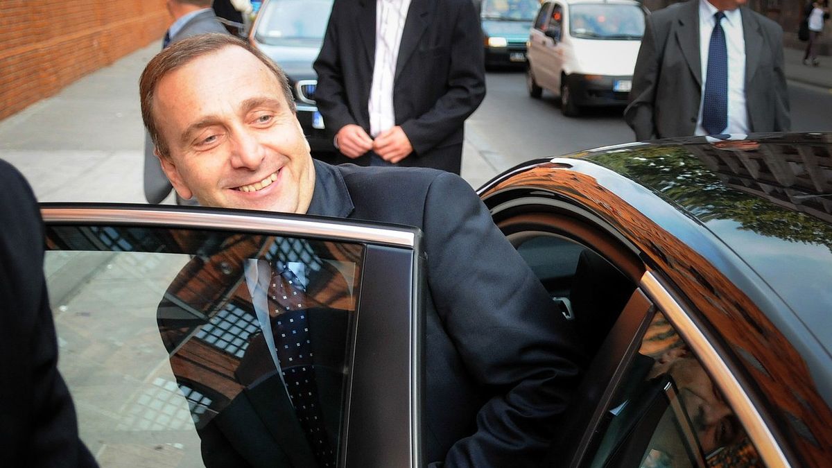 Znaleźliśmy kilkanaście najciekawszych aut należących do posłów. Niestety nie wszyscy zastosowali się do instrukcji wypełniania oświadczeń i nie wpisali modelu, wersji i szacowanej wartości auta