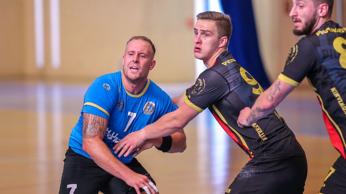 WP SportoweFakty / Krzysztof Betnerowicz / Na zdjęciu: Maciej Chromy w sparingu z Piotrkowaninem