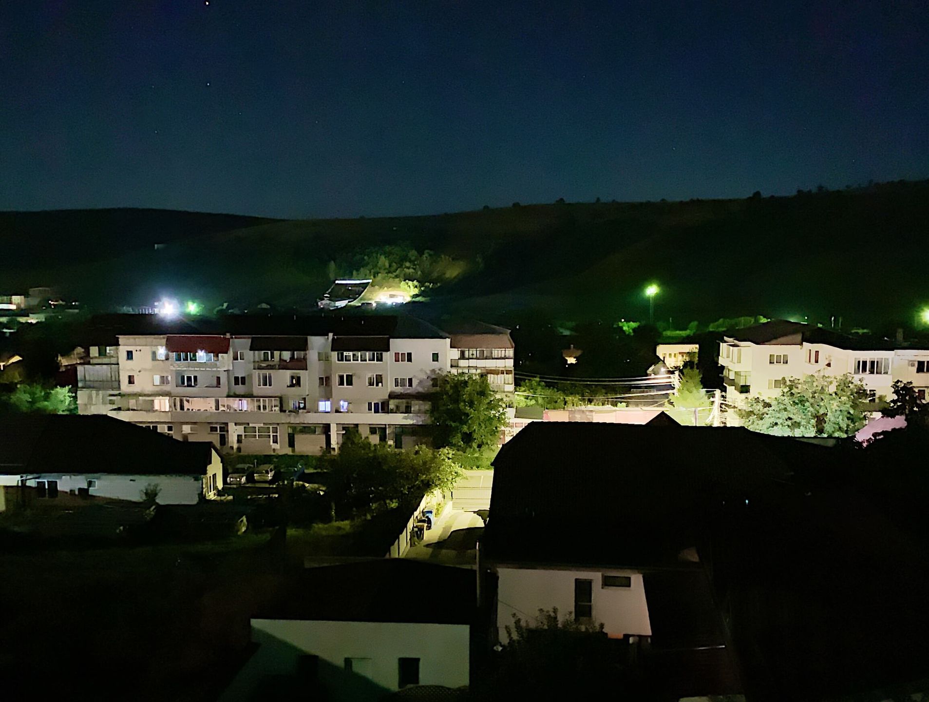 NeuralCam Night Photo czyni cuda zamieniając noc w dzień na twoim iPhonie 5