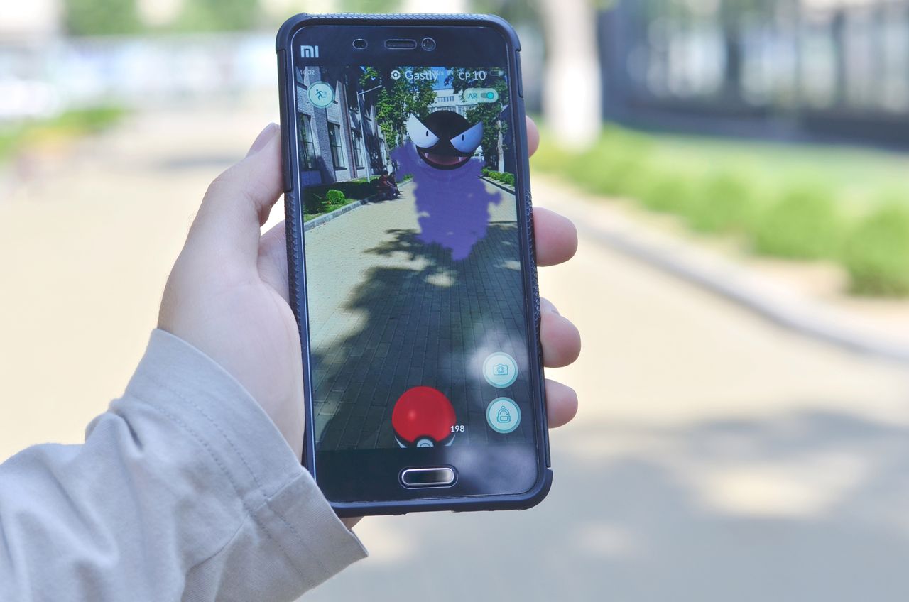 Pokemon Go na smartfonie Xiaomi z depositphotos