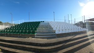 Trwa montaż trybun na stadionie Warty Poznań (foto)