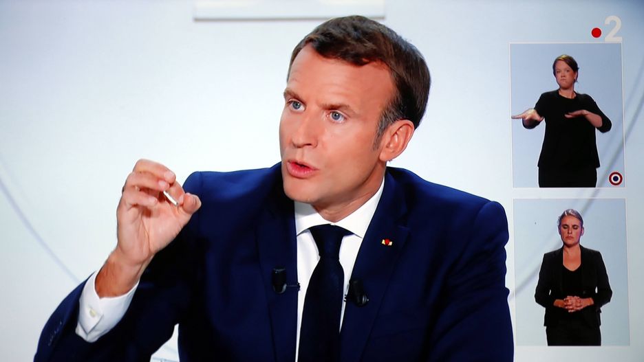 Francja. Emmanuel Macron zapowiedział wprowadzenie godziny policyjnej