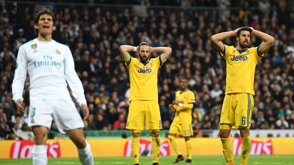 Getty Images / David Ramos / Na zdjęciu: Gonzalo Higuain (z lewej) i Sami Khedira