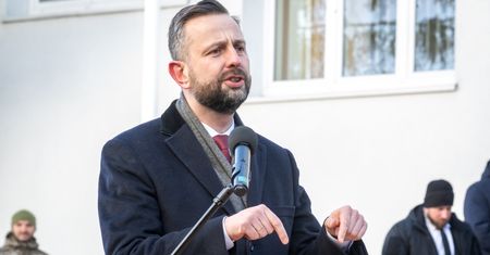 Człon rakiety nad Polską. MON: komunikat wysłano na nieaktualny od pół roku e-mail