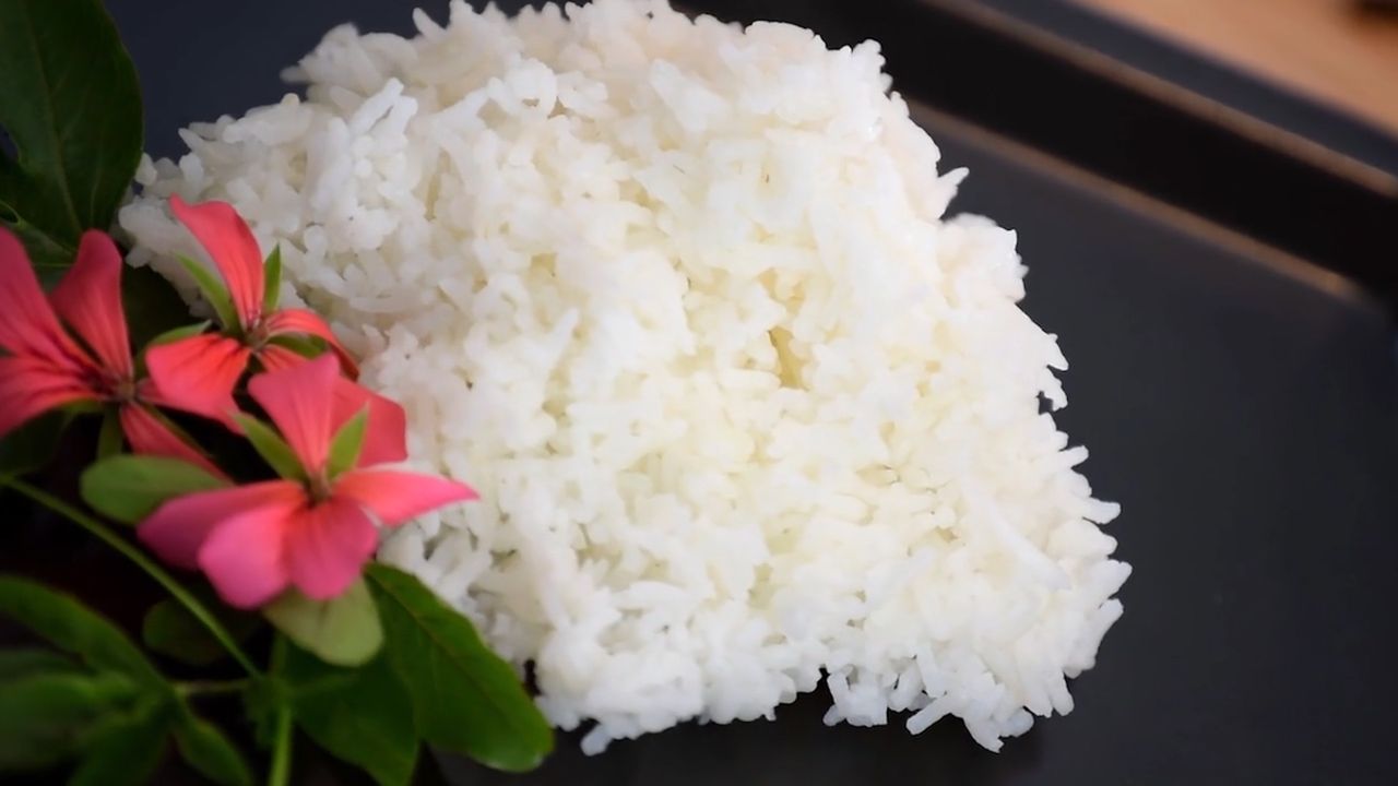 Zimny lub odgrzewany ryż może być szkodliwy dla zdrowia (WIDEO)