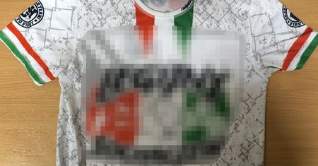 Napaść w Warszawie. Zabrał 15-latkowi koszulkę innego klubu