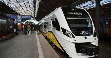 Utrudnienia na kolei na Dolnym Śląsku. Duże opóźnienia pociągów