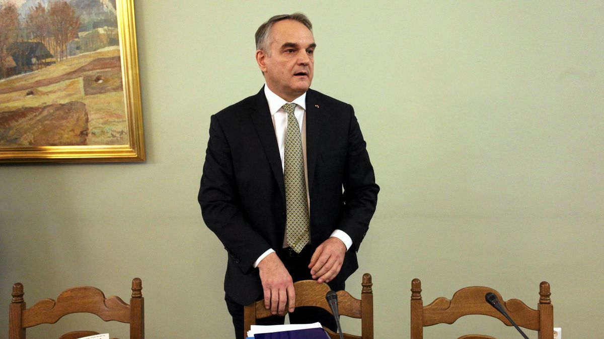 Waldemar Pawlak podczas przesłuchania przed Sejmową Komisją Śledczą w sprawie afery Amber Gold.
