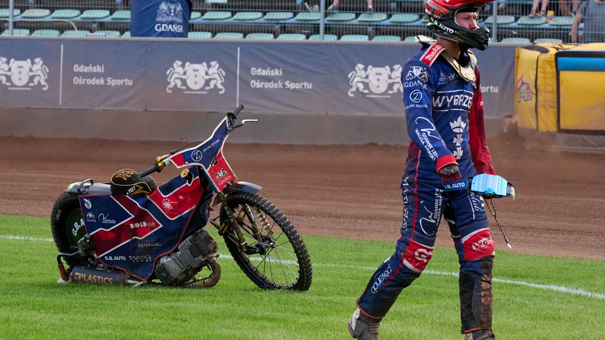 WP SportoweFakty / Tomasz Rosochacki / Na zdjęciu: Zawodnik Wybrzeża Gdańsk