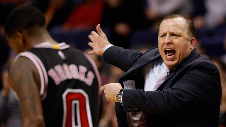 Zdjęcie okładkowe artykułu: AFP / Na zdjęciu: Tom Thibodeau w czasach pracy w Chicago Bulls