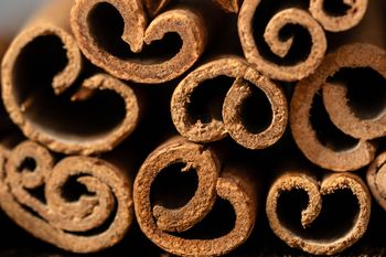 Takiego cynamonu nie dodawaj do ciast i napojów. Może być toksyczny