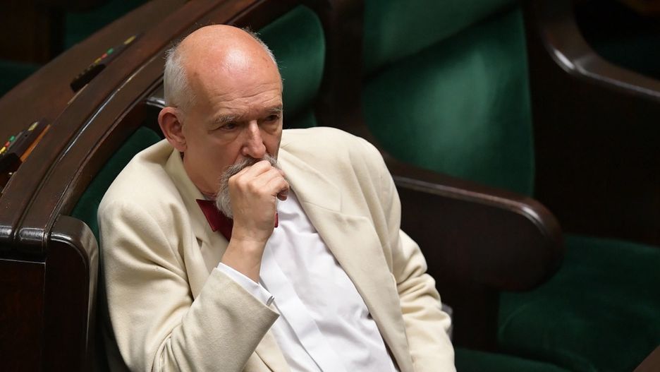Janusz Korwin-Mikke zarzuca premierowi "żebractwo" w UE