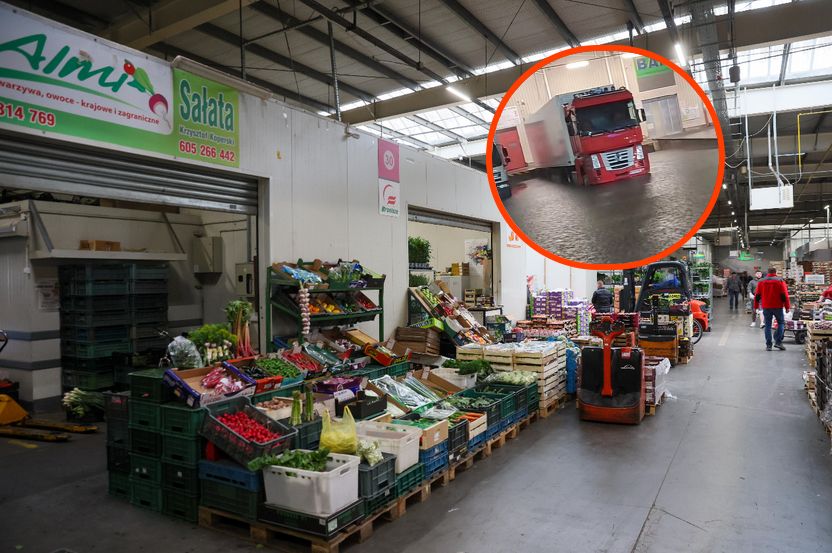 Bronisze zalane, auta pod wodą. "Niektórzy zostali pilnować towaru"
