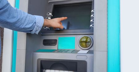 Afera bankomatowa w Polsce! Klienci Santandera tracili tysiące złotych z kont