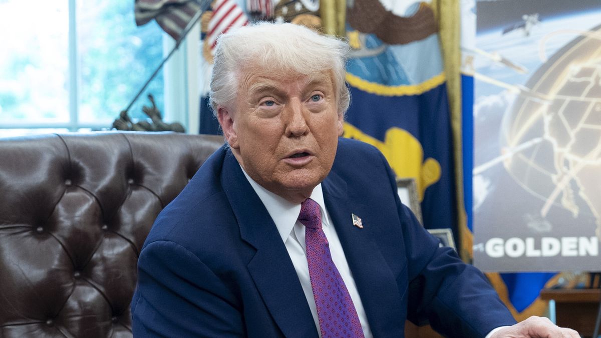 US President Donald J Trump announces he has selected the path forward for his ambitious Golden Dome missile defense shield, in the Oval Office of the White House in Washington, DC, USA, 20 May 2025. EPA/CHRIS KLEPONIS / POOL Dostawca: PAP/EPA.