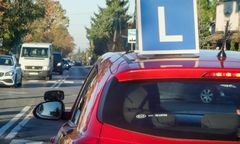 Kursantka potrąciła instruktora. Dramatyczna lekcja jazdy w Krośnie