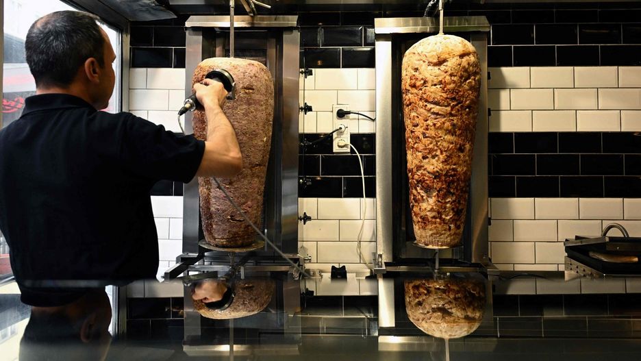 Doner kebab jest niezwykle popularny w Niemczech. Na zdj. restauracja Doener w Dortmundzie