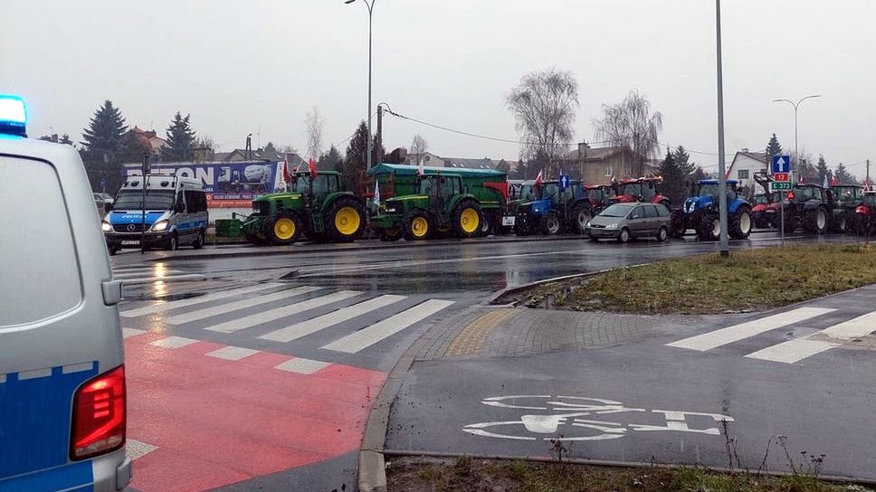 Na drogach protesty zabezpieczane są przez policję