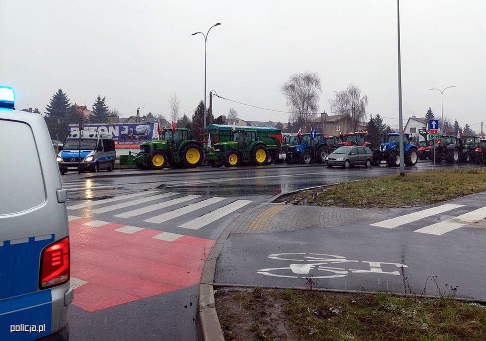 Na drogach protesty zabezpieczane są przez policję