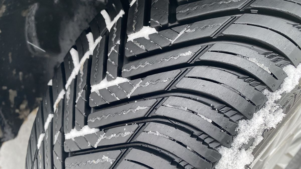 Opony całoroczne coraz lepiej radzą sobie w testach, więc też i na rynku