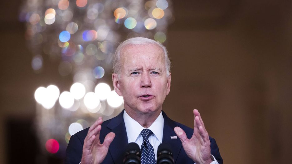 Biden speaks on mass shootings from the White Houseepa09992870 US President Joe Biden speaks to the nation about the 'recent tragic mass shootings' in the East Room of the White House in Washington, DC, USA, 02 June 2022. Biden called on Congress to pass 'commonsense' gun laws to combat the epidemic of gun violence.  EPA/JIM LO SCALZO Dostawca: PAP/EPA.JIM LO SCALZO
