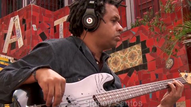 Takie reklamy słuchawek mogę oglądać kilkanaście razy dziennie [wideo] 1