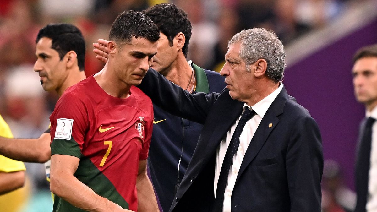 Cristiano Ronaldo (z lewej) i selekcjoner reprezentacji Portugalii, Fernando Santos