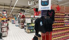 Odzież z podobizną Kerfusia w sklepach Carrefour