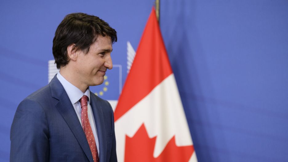 BRUSSELS, BELGIUM - MARCH 23: Canadian Prime Minister Justin Trudeau PC MP  (L) is welcome by the EU Commission President Ursula von der Leyen (R) prior to a bilateral meeting in the Berlaymont, the EU Commission headquarter on March 23, 2022 in Brussels, Belgium. The 23rd Prime Minister of Canada Justin Trudeau will have a working dinner with the President of the European Commission, Ursula von der Leyen. (Photo by Thierry Monasse/Getty Images)