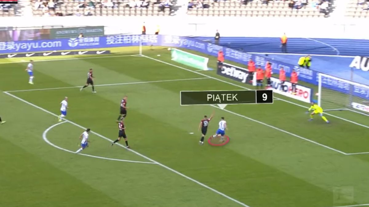 Krzysztof Piątek zdobywa gola w meczu Hertha Berlin - Freiburg w Bundeslidze