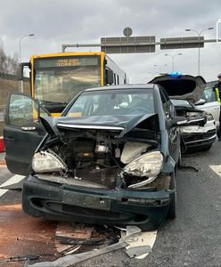 Karambol na wylocie z Warszawy. Wielki korek na S7, poszkodowane dzieci