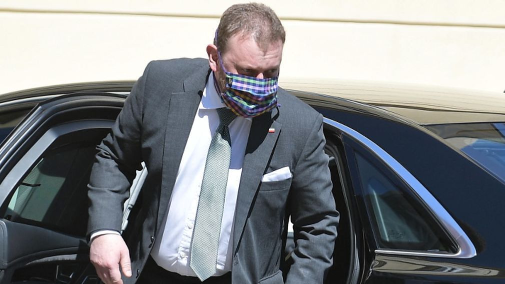 Stanowczy apel ministra zdrowia. Łukasz Szumowski zobaczył, co wyczyniają Polacy na uliach