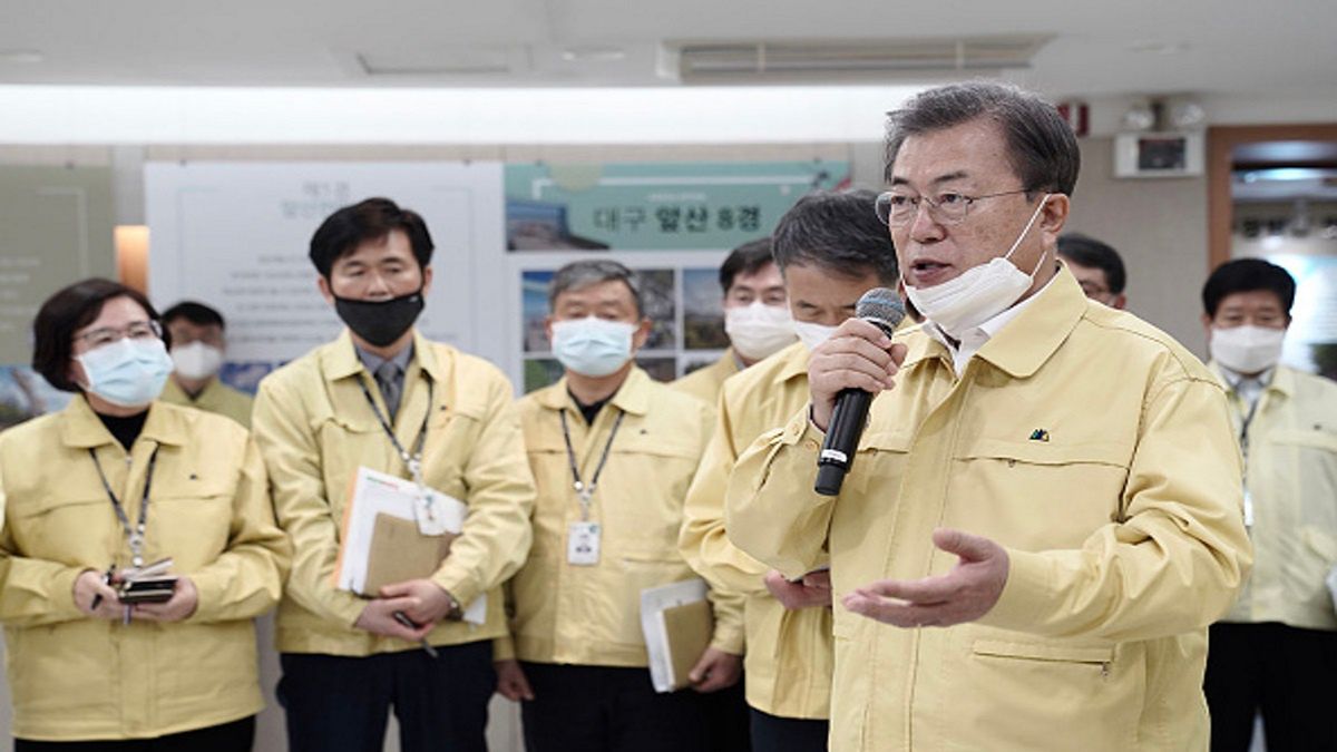 Mun Jae-in ostrzega, że może nastąpić druga fala zarażeń koronawirusem