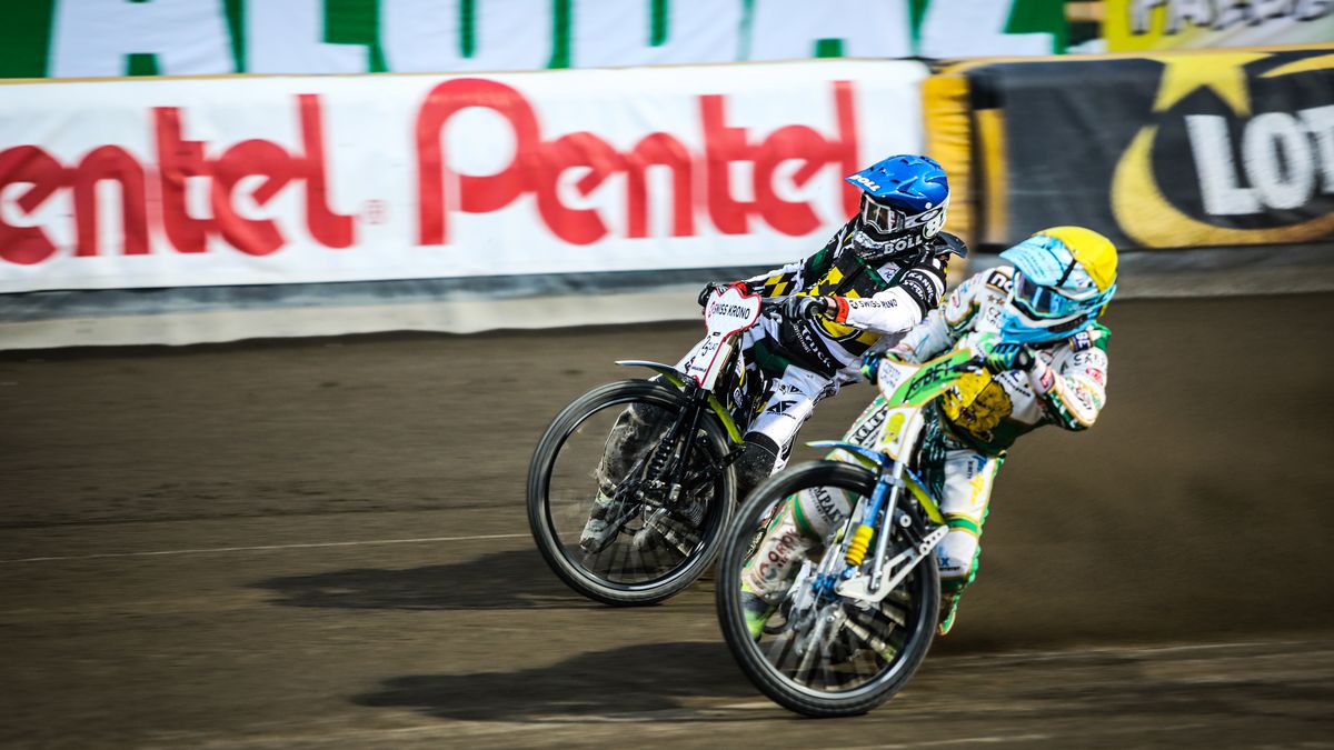 Martin Vaculik (kask niebieski) i Michał Gruchalski